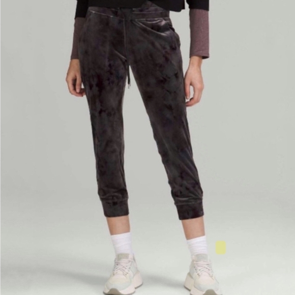 Lululemon Interstella Grey Cropped 23" Jogger Size4 - Picture 3 of 13